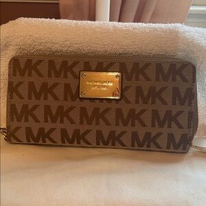 Michael Kors Tan and Beige:/Mocha Logo Wallet